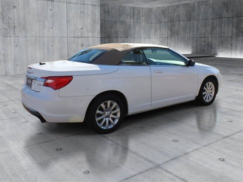 Used 2011 Chrysler 200 Touring image 5