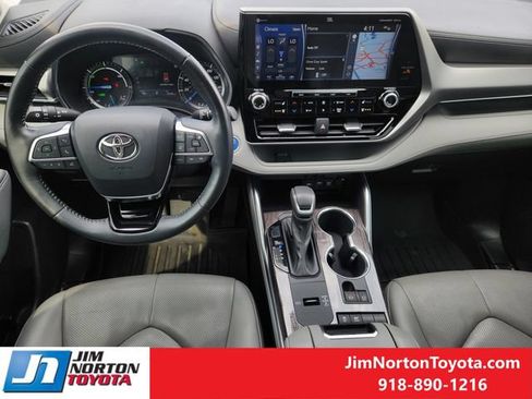 Used 2021 Toyota Highlander Platinum FWD image 26