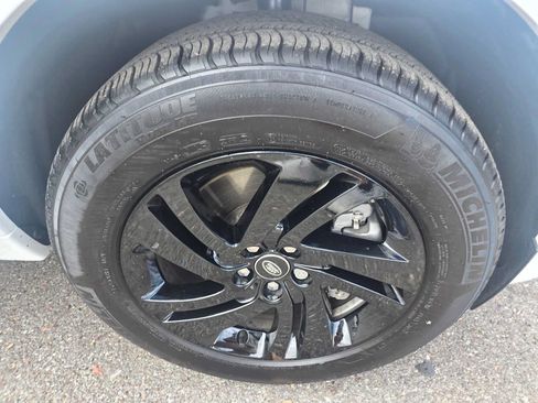Used 2025 Land Rover Discovery Sport S AWD/4WD image 9