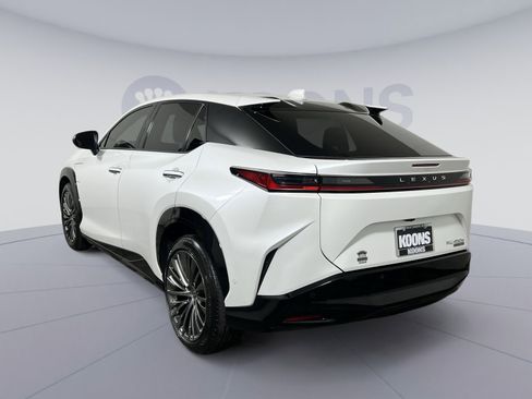 Used 2023 Lexus RZ 450e Premium w/ Accessory Package (2T) image 4