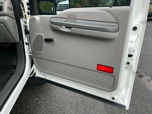 Used 1999 Ford F450 2WD Regular Cab Super Duty image 38
