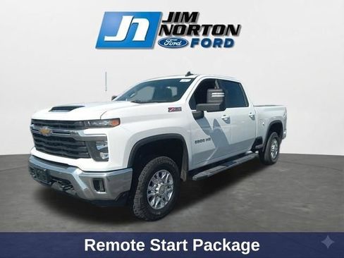 Used 2024 Chevrolet Silverado 2500 LT AWD/4WD image 4