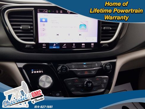 Used 2022 Chrysler Pacifica Touring-L image 22