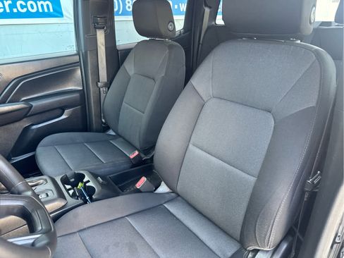 Used 2023 Chevrolet Colorado W/T RWD image 31