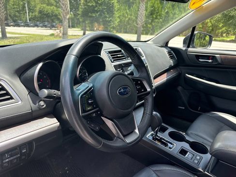 Used 2019 Subaru Outback 2.5i Limited AWD/4WD image 5