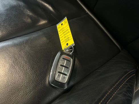 Used 2017 Chrysler Pacifica Touring-L image 84