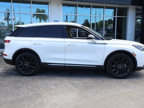 Used 2020 Lincoln Corsair FWD w/ Premium Package image 8