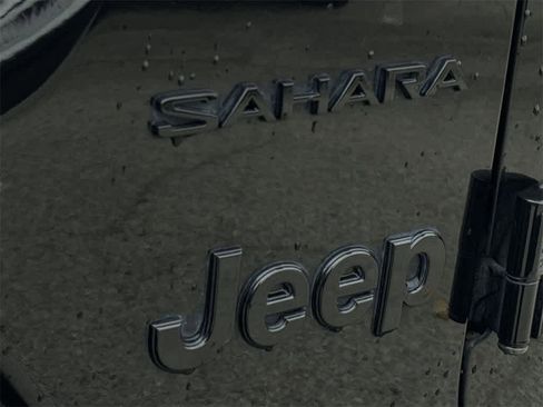 Used 2020 Jeep Wrangler Unlimited Sahara image 8