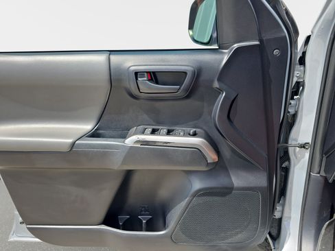 Used 2021 Toyota Tacoma SR5 RWD image 26