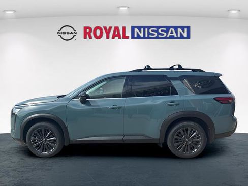 New 2026 Nissan Pathfinder SL w/ SL Premium Package image 4