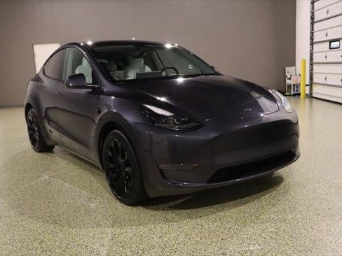 Used 2024 Tesla Model Y Long Range AWD/4WD image 1