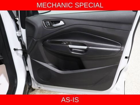 Used 2019 Ford Escape SE image 25