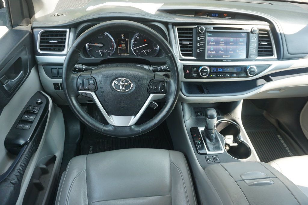 Used 2015 Toyota Highlander XLE FWD image 5