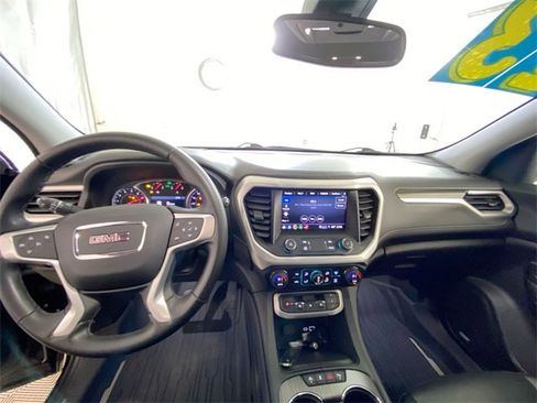 Used 2023 GMC Acadia SLT w/ LPO, Floor Liner Package image 33