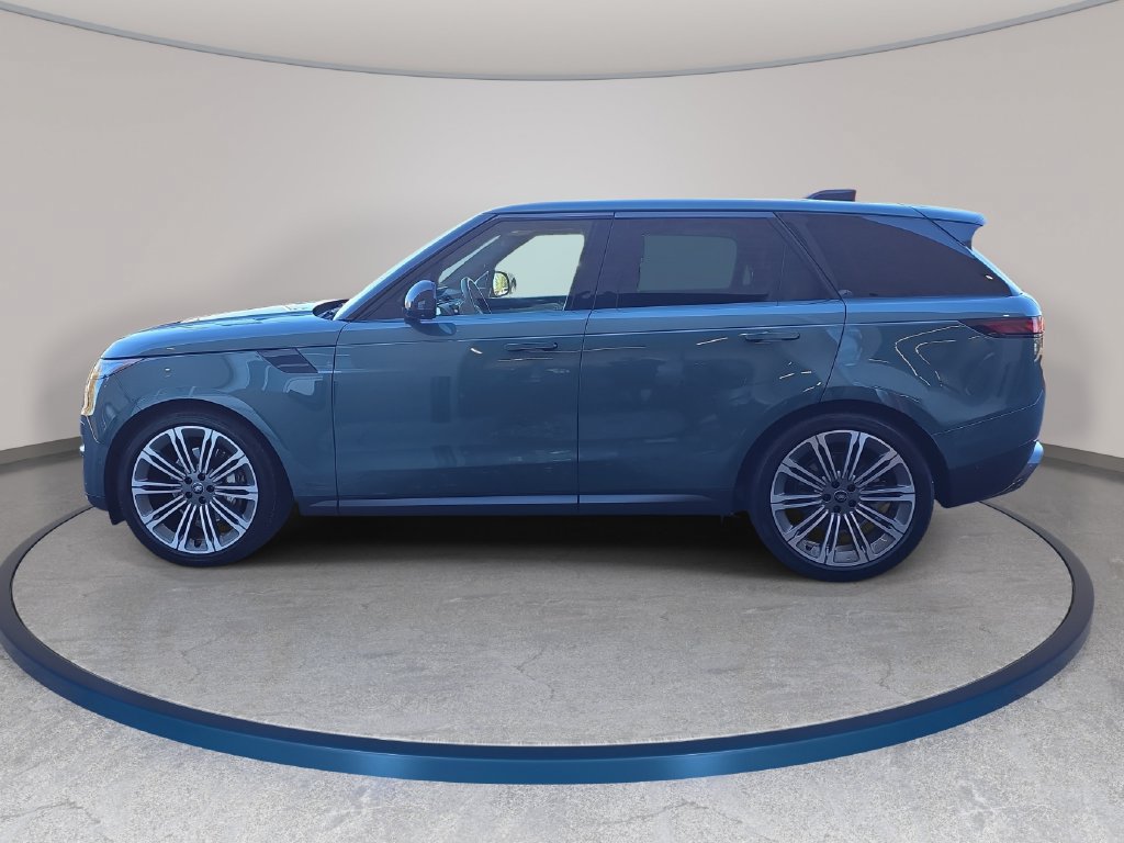 Certified 2025 Land Rover Range Rover Sport SE AWD/4WD image 9