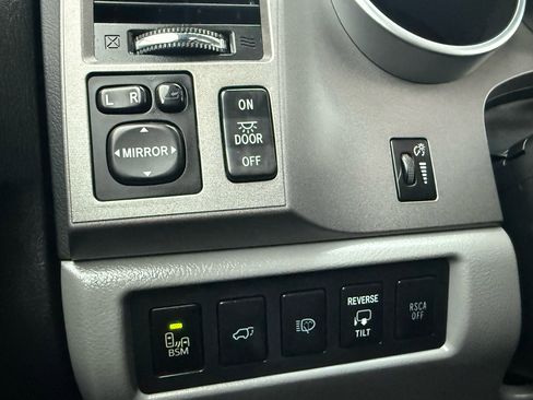 Used 2012 Toyota Sequoia Platinum image 43