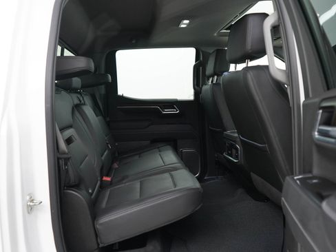 Used 2025 GMC Sierra 1500 Denali w/ Technology Package AWD/4WD image 12