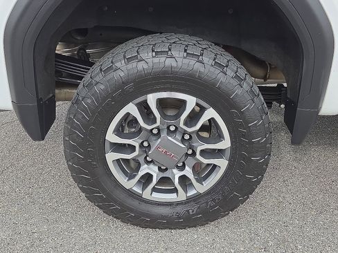 Used 2025 GMC Sierra 2500 SLT AWD/4WD image 7