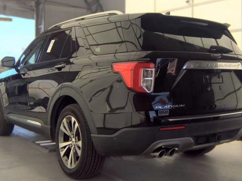 Used 2020 Ford Explorer Platinum AWD/4WD image 3