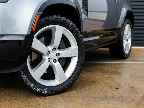 Used 2021 Land Rover Defender 90 X-Dynamic S image 12