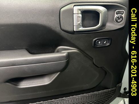 Used 2024 Jeep Wrangler Unlimited Rubicon w/ Safety Group image 25