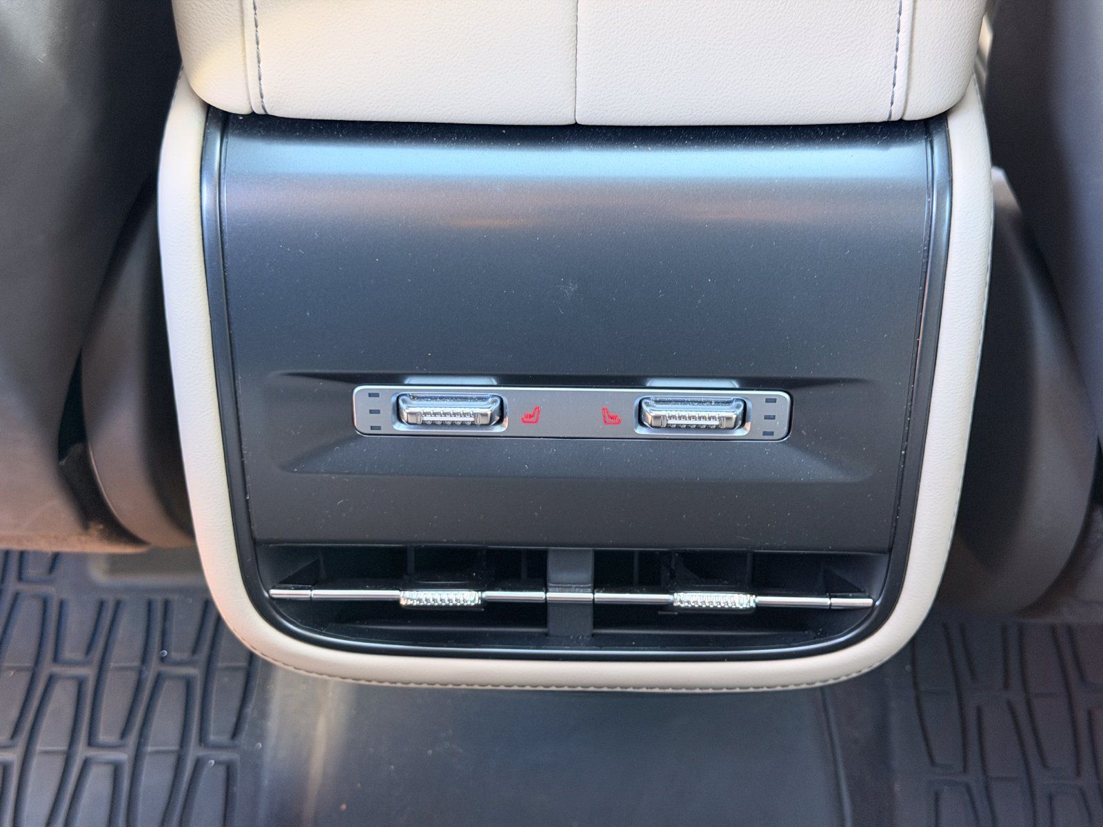 Used 2025 Lincoln Nautilus Premier w/ Equipment Group 102A AWD/4WD image 16