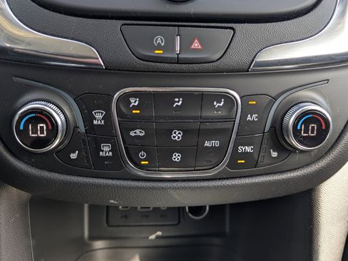 Used 2023 Chevrolet Equinox LT AWD/4WD image 18
