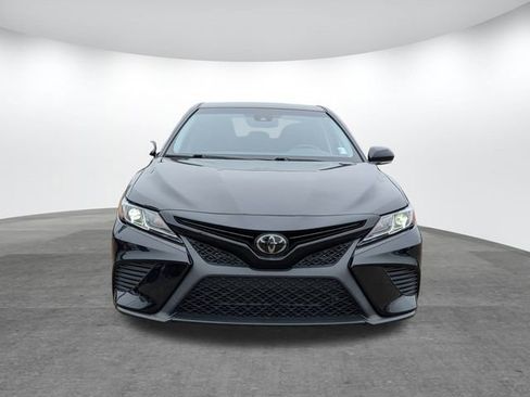 Used 2020 Toyota Camry SE image 2