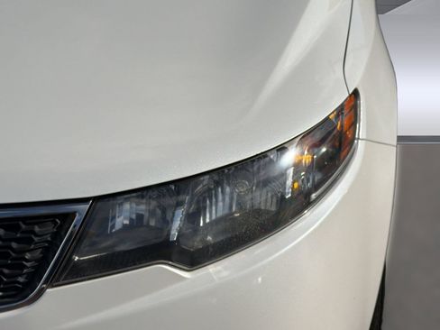 Used 2011 Kia Forte EX FWD image 12