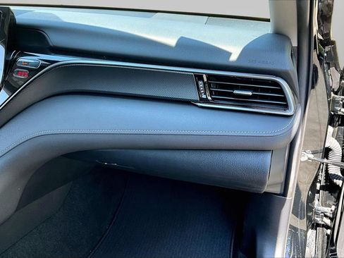 Used 2021 Toyota Camry SE w/ Convenience Package FWD image 19