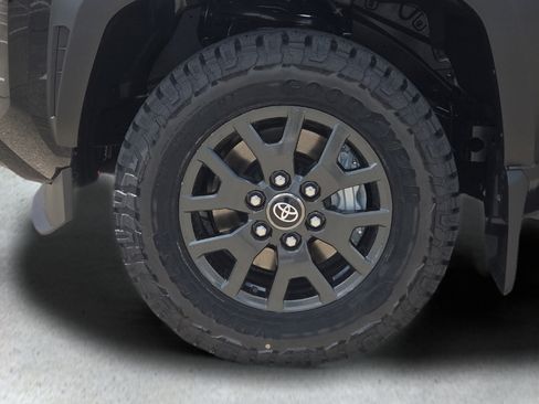 New 2026 Toyota 4Runner SR5 AWD/4WD image 9
