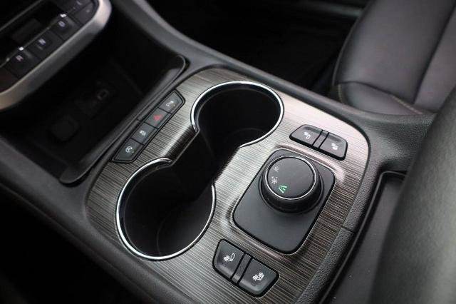 Used 2020 GMC Acadia SLT FWD image 17