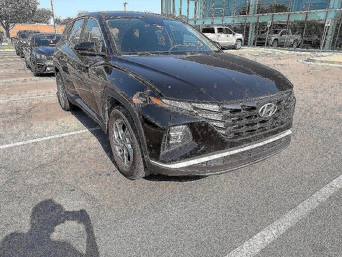 Used 2022 Hyundai Tucson SE FWD image 2