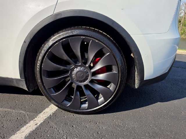 Used 2022 Tesla Model Y Performance AWD/4WD image 13