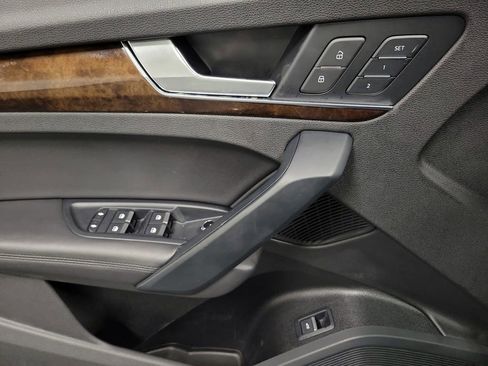 Used 2020 Audi Q5 Prestige w/ Prestige Package image 22