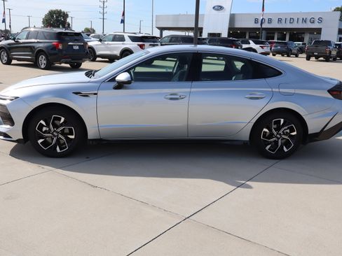 Used 2025 Hyundai Sonata SEL FWD image 8