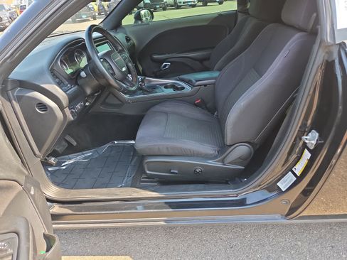 Used 2015 Dodge Challenger SXT w/ Sound Group RWD image 19