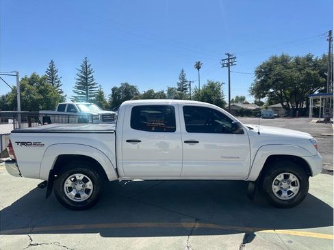 Used 2013 Toyota Tacoma PreRunner w/ TRD Off-Road Pkg RWD image 4