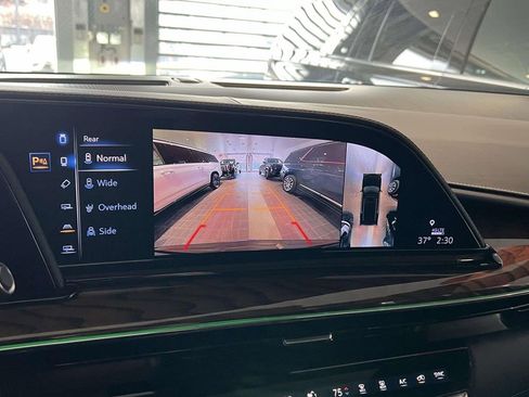 Certified 2023 Cadillac Escalade ESV Sport Platinum w/ LPO, ONYX Package image 26