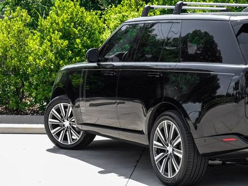 Used 2024 Land Rover Range Rover SE AWD/4WD image 14