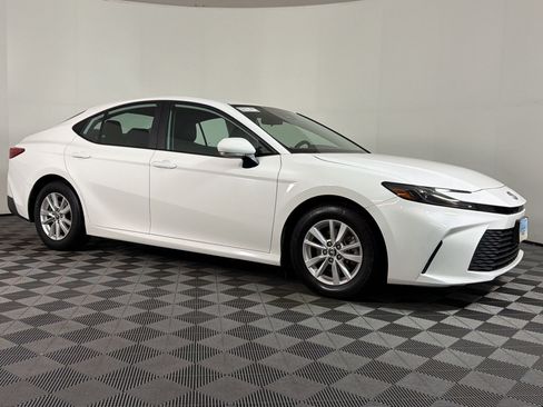 Used 2025 Toyota Camry LE FWD image 6