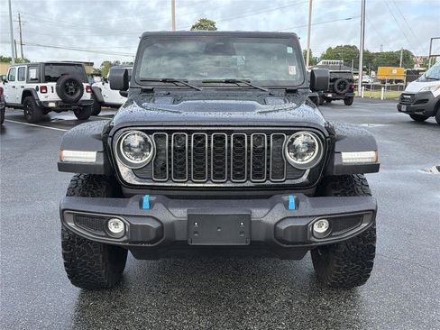 Used 2025 Jeep Wrangler Unlimited Rubicon 4xe w/ Convenience Group AWD/4WD image 3