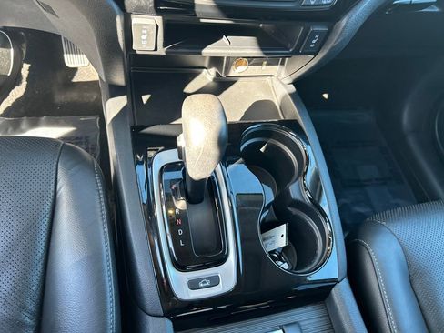 Used 2017 Honda Ridgeline RTL-E image 16