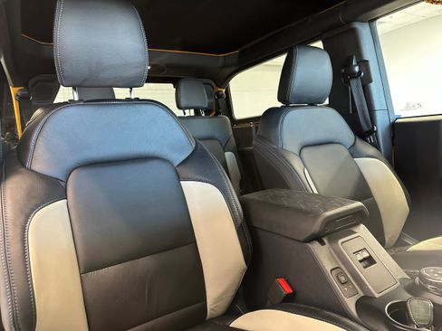 Used 2022 Ford Bronco Wildtrak image 14