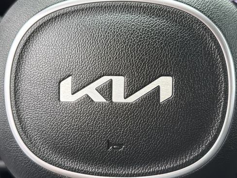 Used 2022 Kia Sorento EX w/ Panoramic Sunroof Package image 25