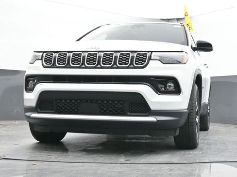 Used 2025 Jeep Compass Limited image 47