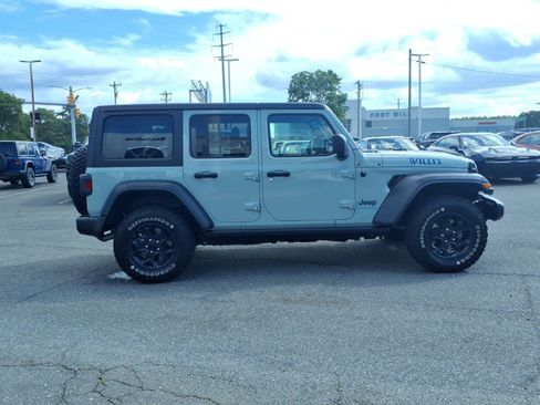 Used 2023 Jeep Wrangler Unlimited w/ Cold Weather Group AWD/4WD image 9