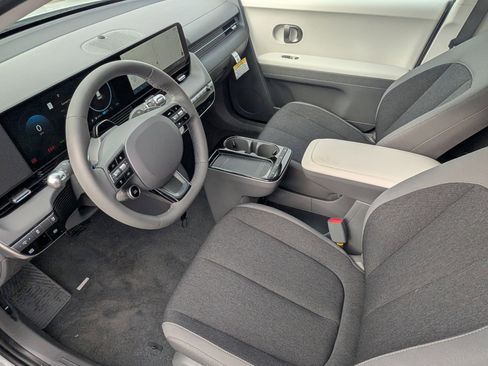 New 2026 Hyundai Ioniq 5 SE image 6