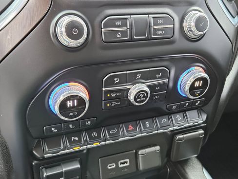 Used 2020 GMC Sierra 1500 AT4 w/ AT4 Premium Package image 27