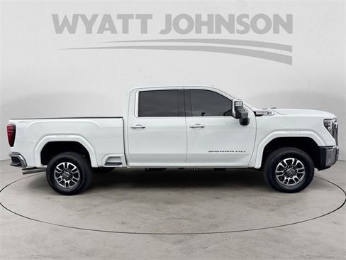 Used 2025 GMC Sierra 2500 SLT w/ SLT Premium Package image 6